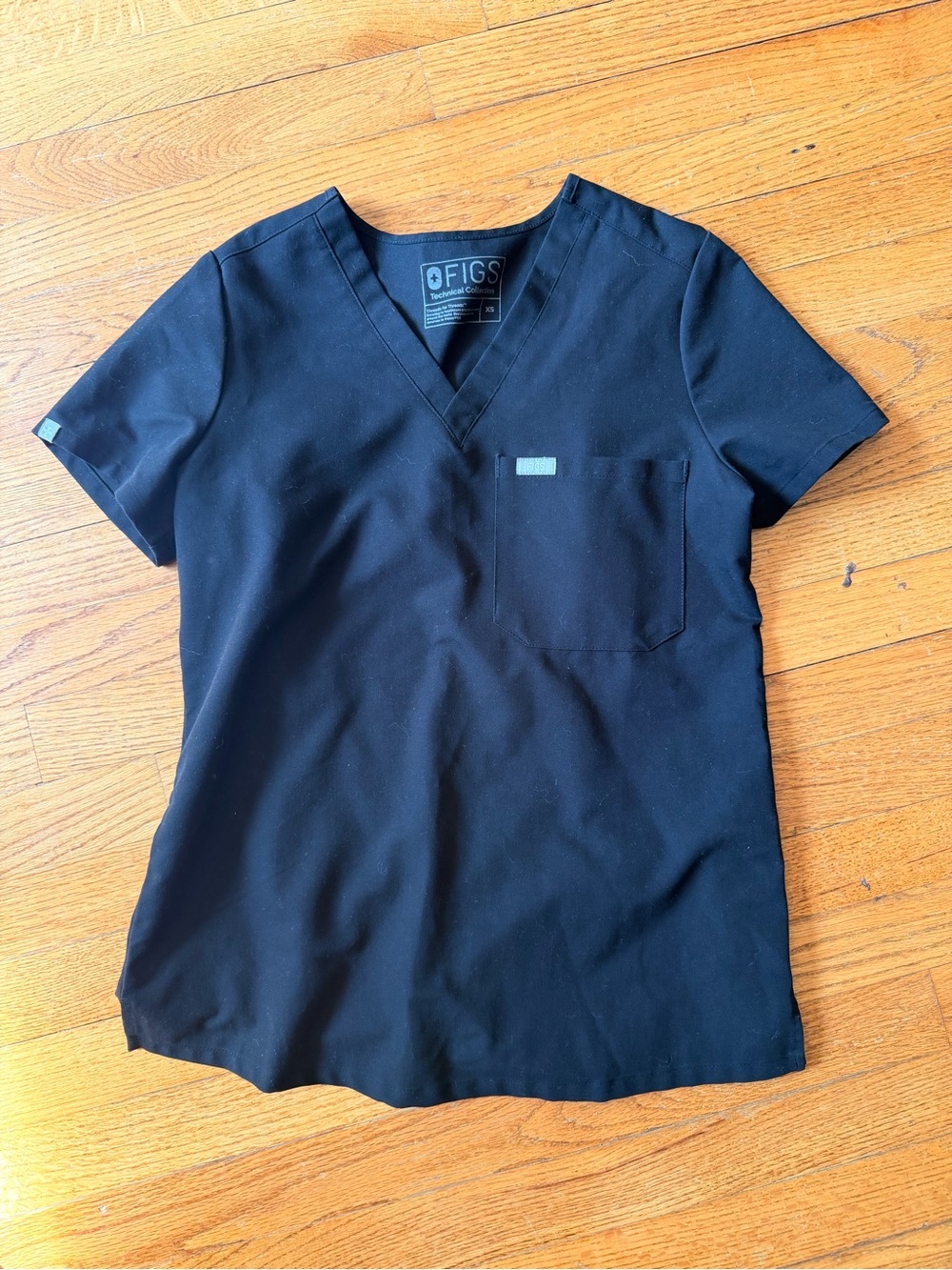 FIGS Technical Collection Black Scrub Top XS